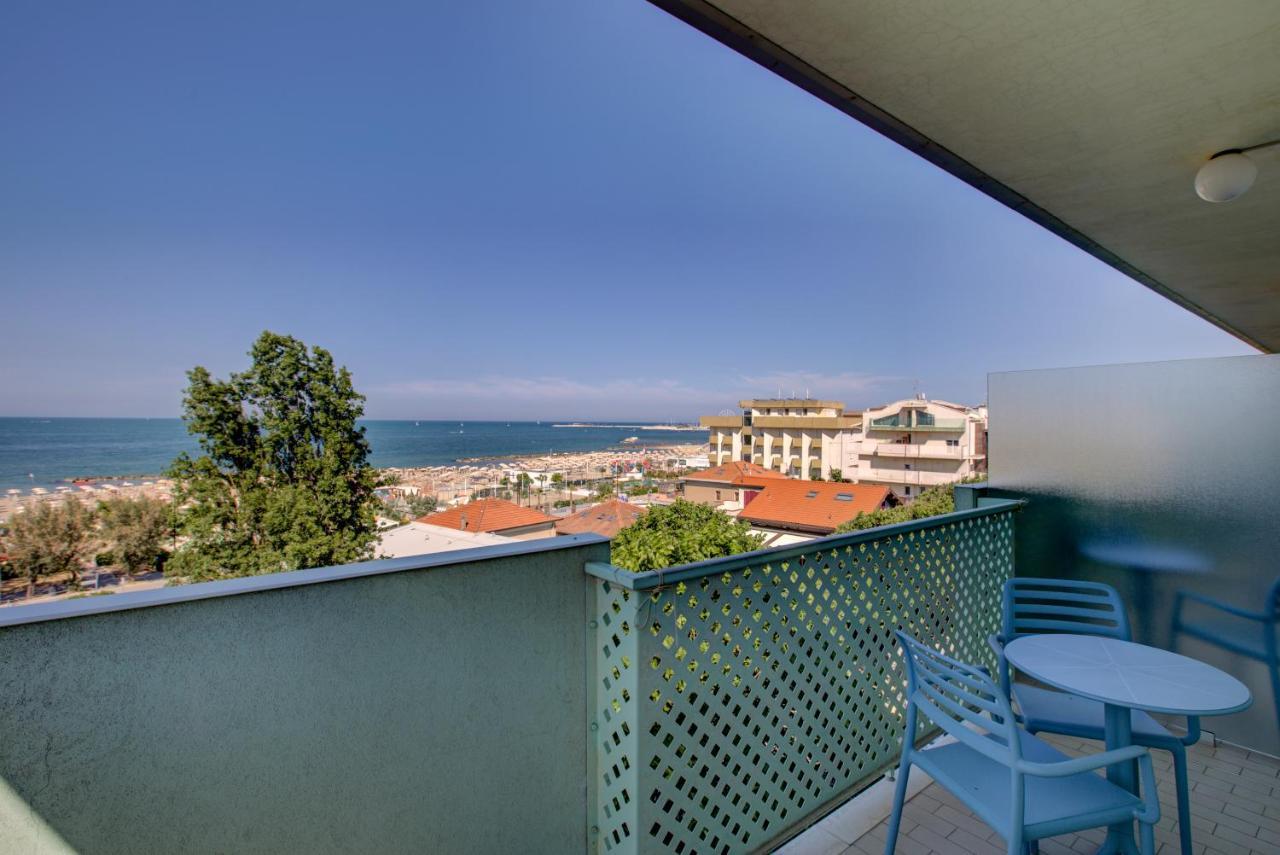 Hotel Ivano Римини Екстериор снимка
