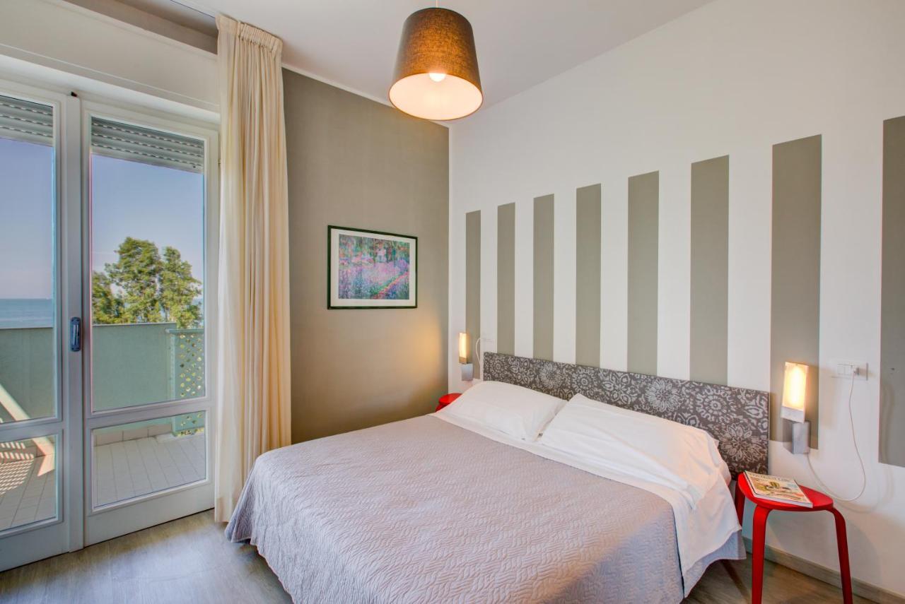 Hotel Ivano Римини Екстериор снимка