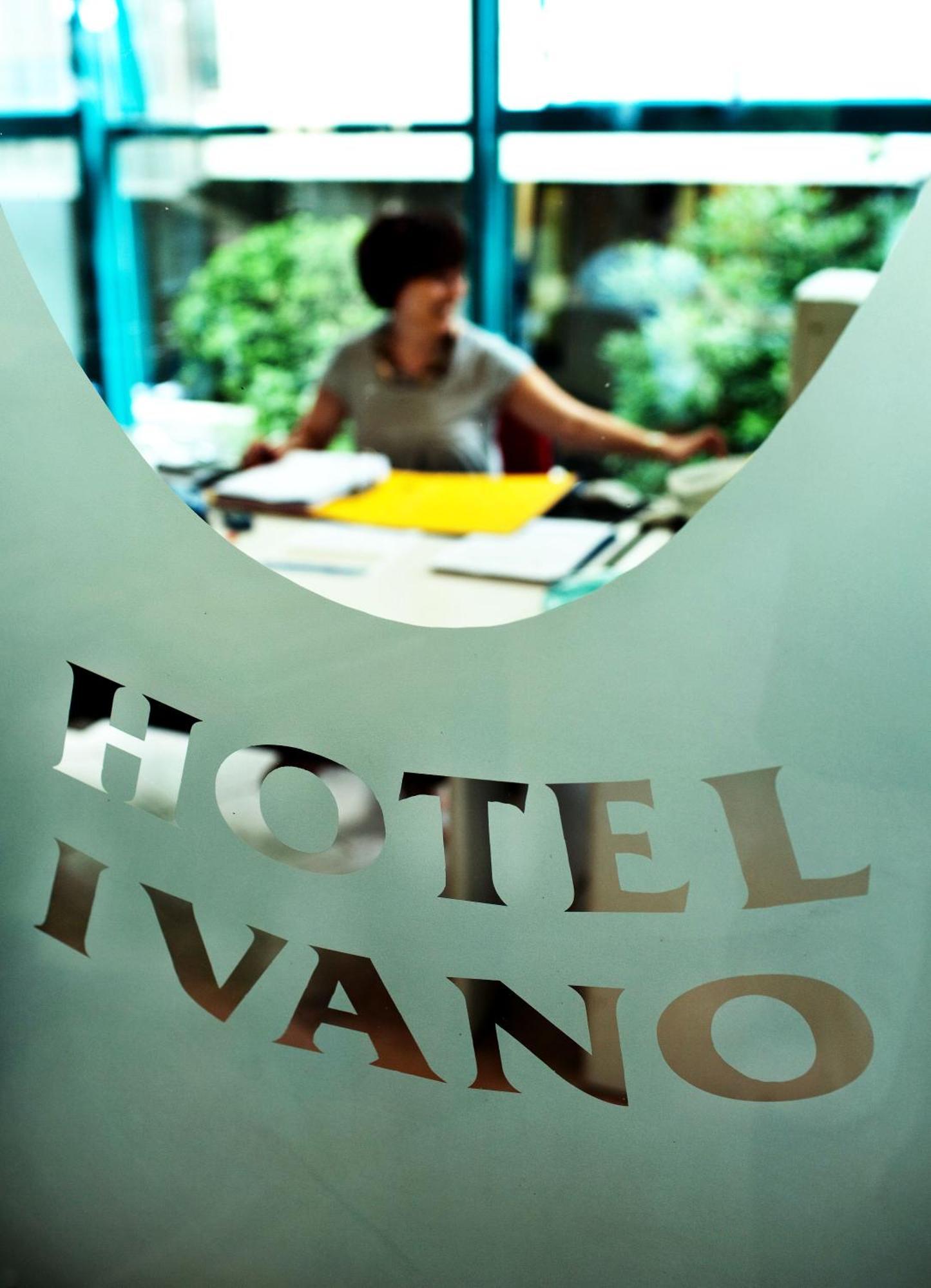 Hotel Ivano Римини Екстериор снимка