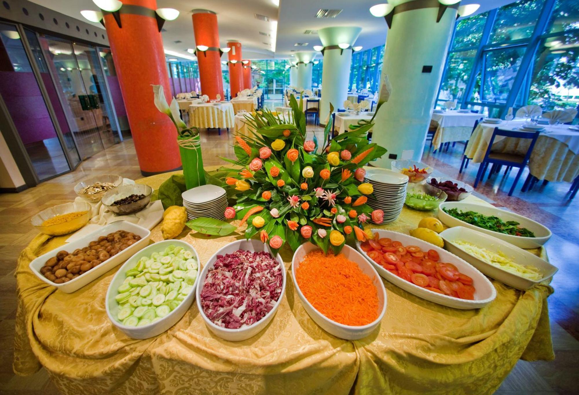 Hotel Ivano Римини Екстериор снимка